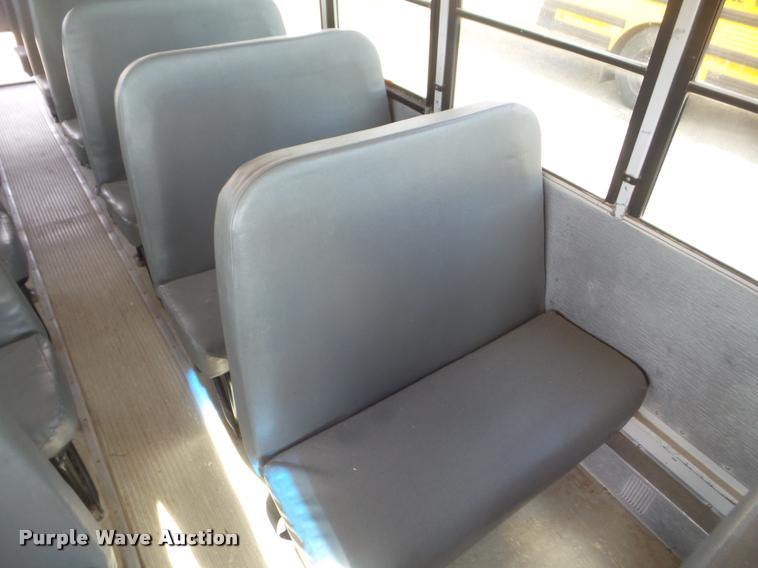 image for item DA5242 1997 Ford B800 school bus