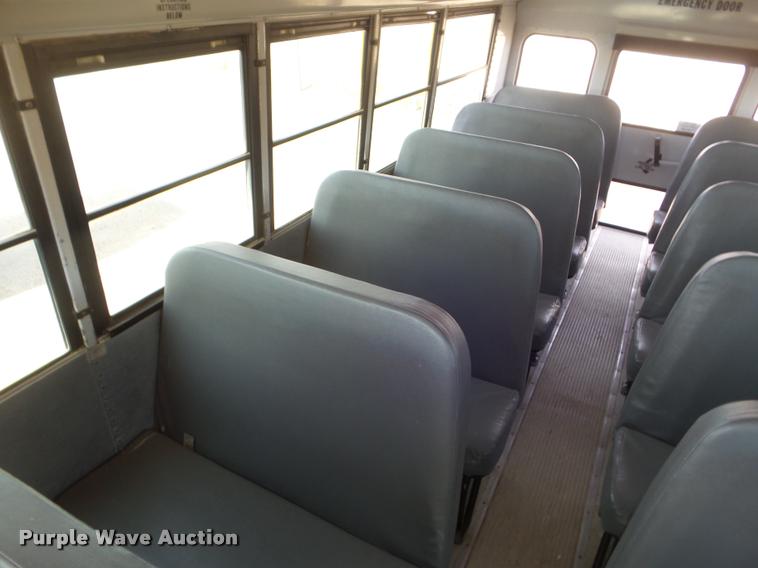 image for item DA5242 1997 Ford B800 school bus