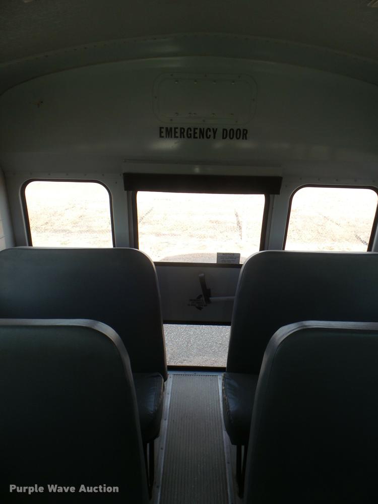 image for item DA5242 1997 Ford B800 school bus