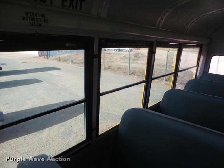 image for item DA5242 1997 Ford B800 school bus