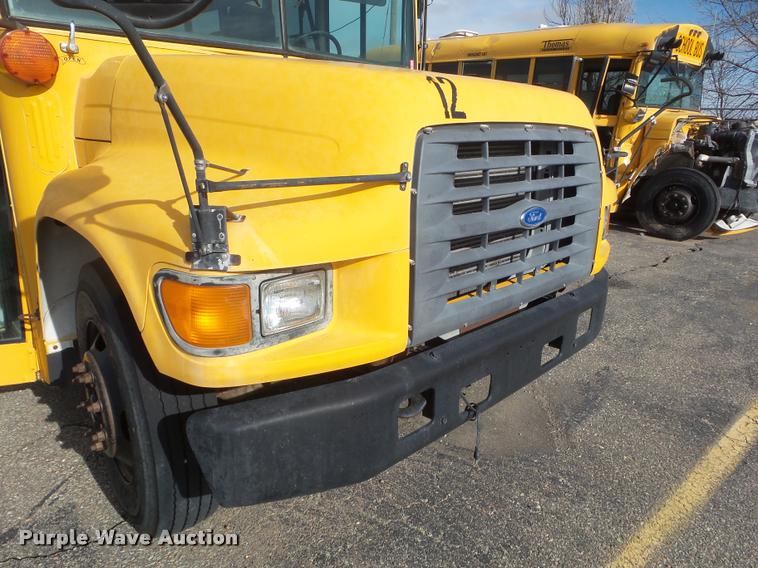 image for item DA5242 1997 Ford B800 school bus