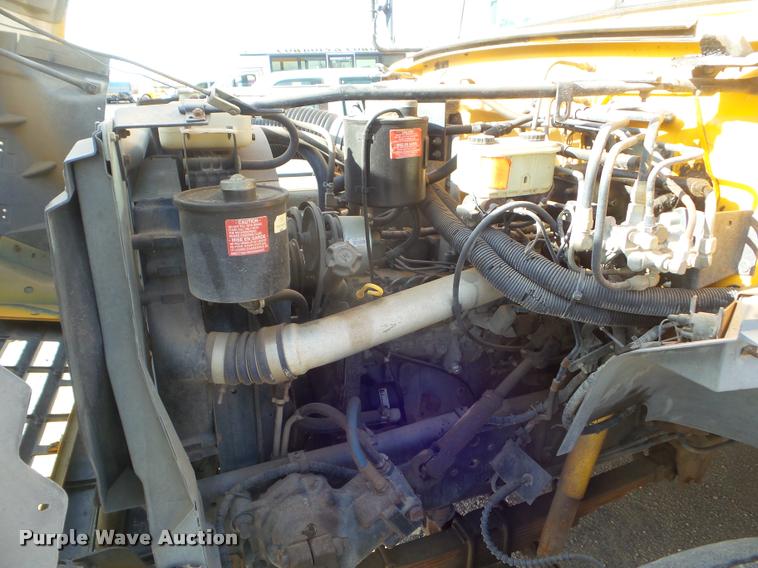 image for item DA5242 1997 Ford B800 school bus