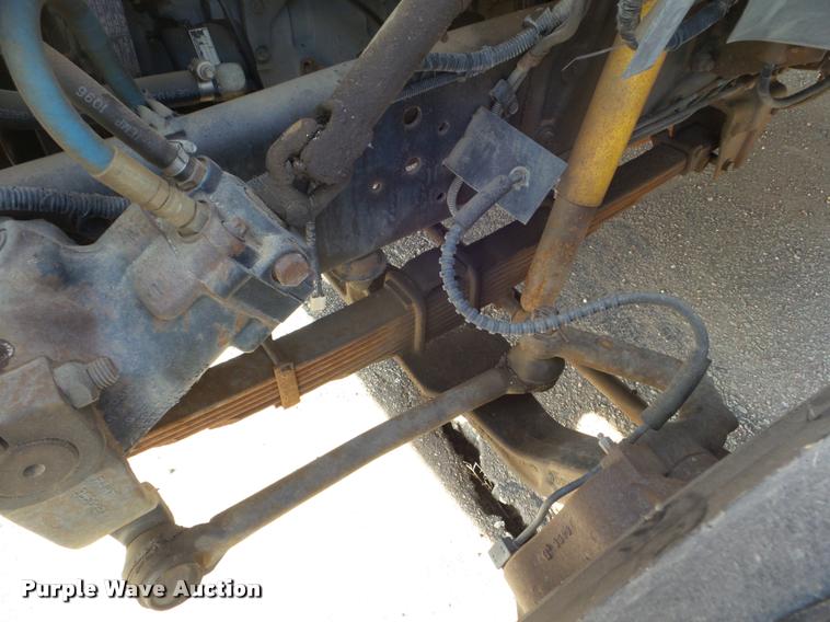 image for item DA5242 1997 Ford B800 school bus