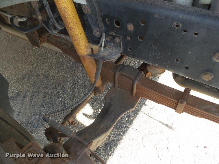 image for item DA5242 1997 Ford B800 school bus