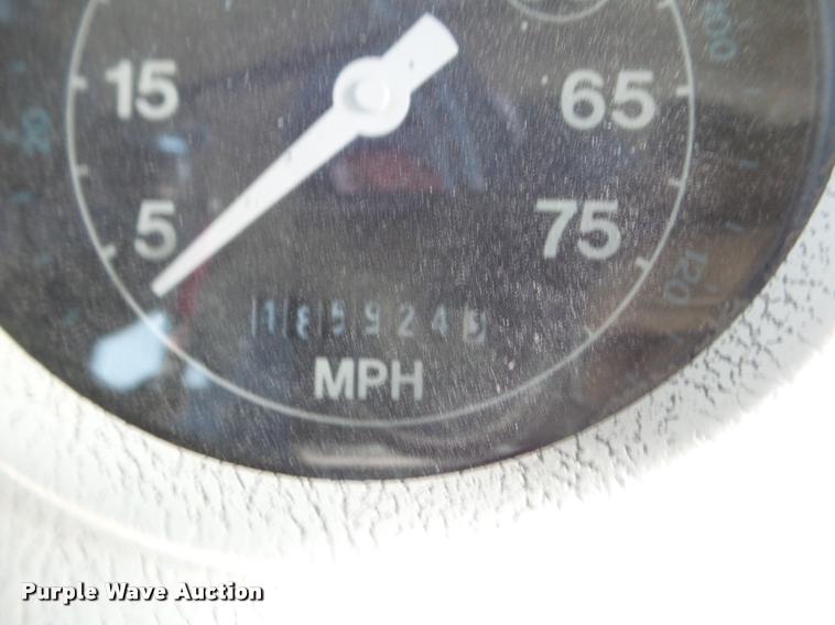 image for item DA5243 1998 Ford B800 school bus