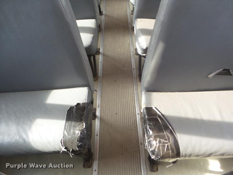 image for item DA5243 1998 Ford B800 school bus