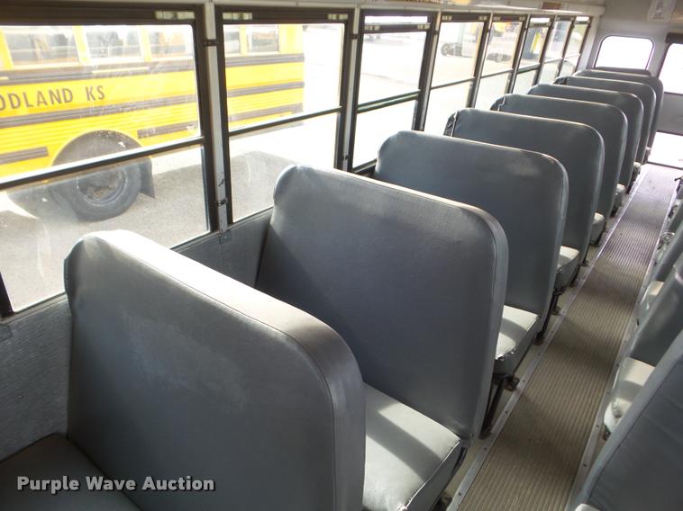 image for item DA5243 1998 Ford B800 school bus