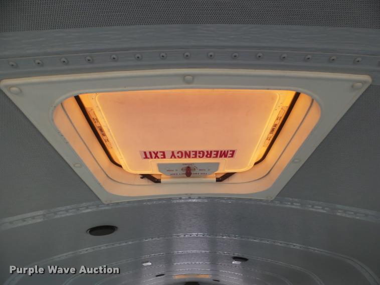 image for item DA5243 1998 Ford B800 school bus