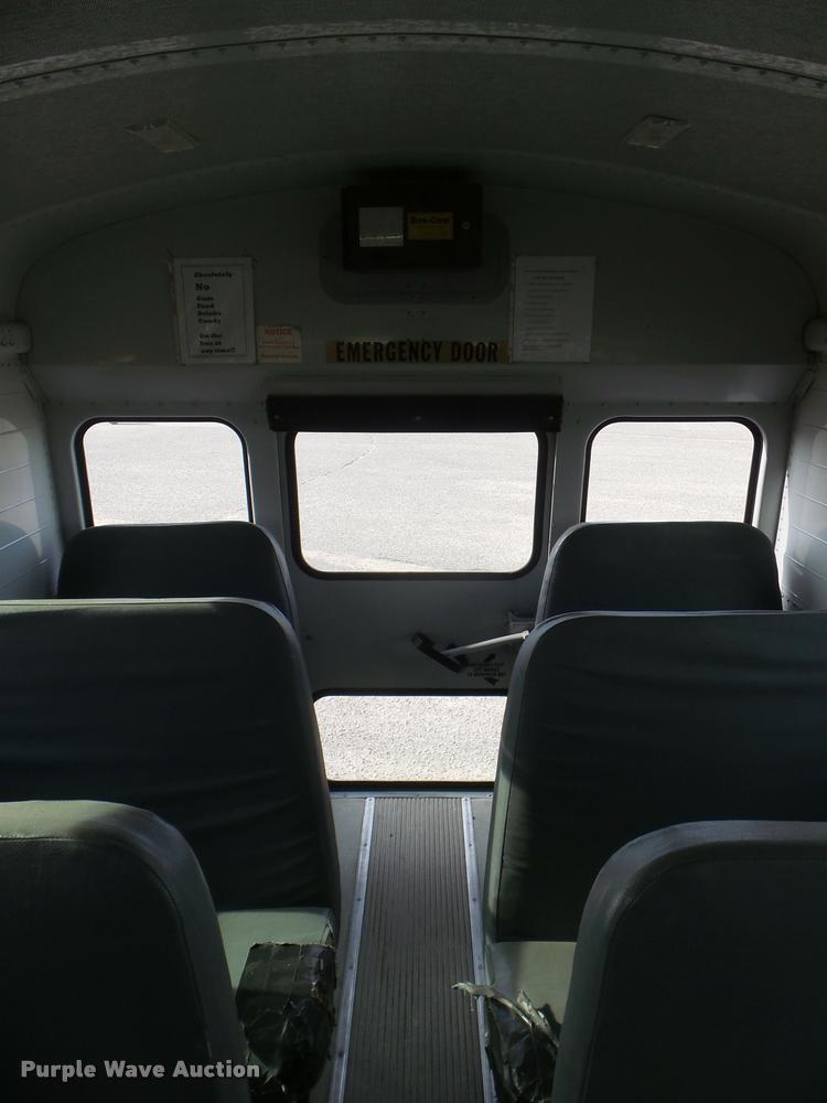 image for item DA5243 1998 Ford B800 school bus