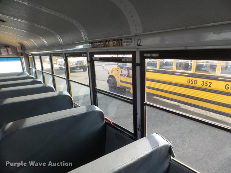 image for item DA5243 1998 Ford B800 school bus