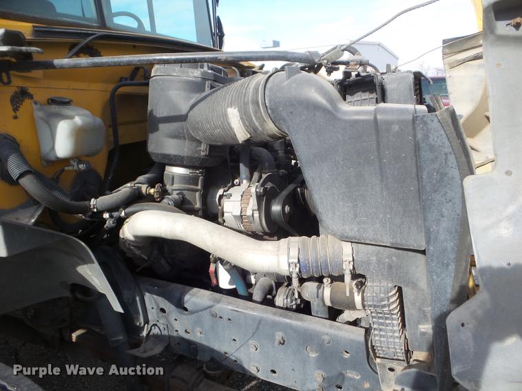 image for item DA5243 1998 Ford B800 school bus