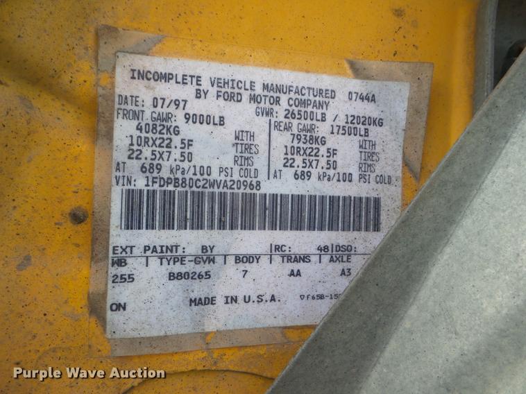 image for item DA5243 1998 Ford B800 school bus