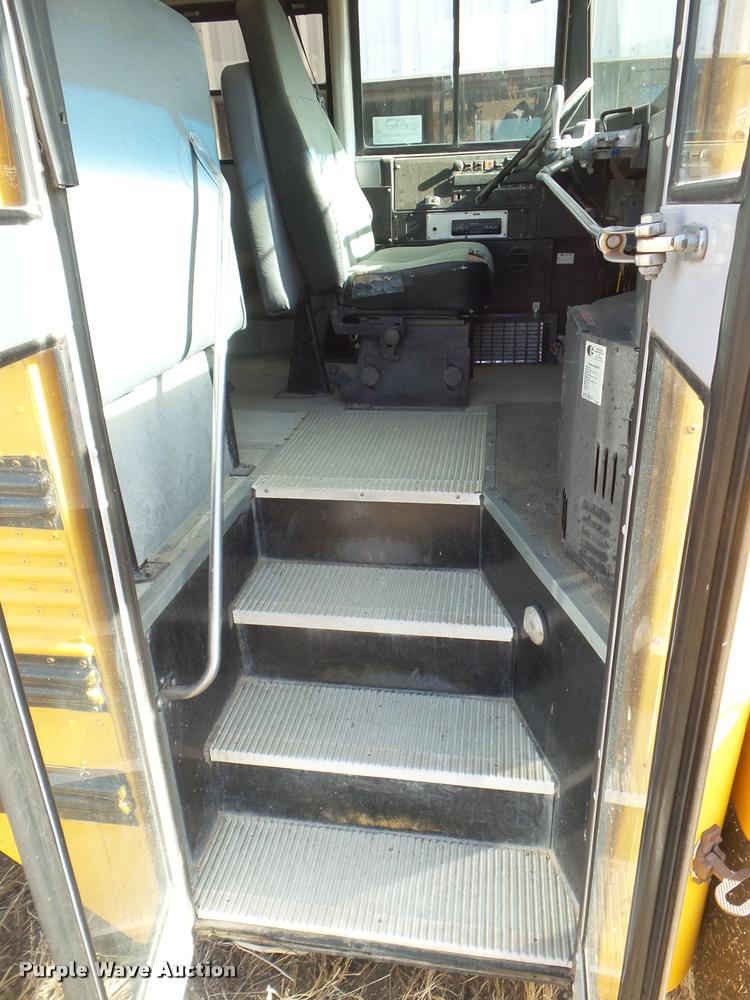 image for item DA5244 1994 International 3800 school bus