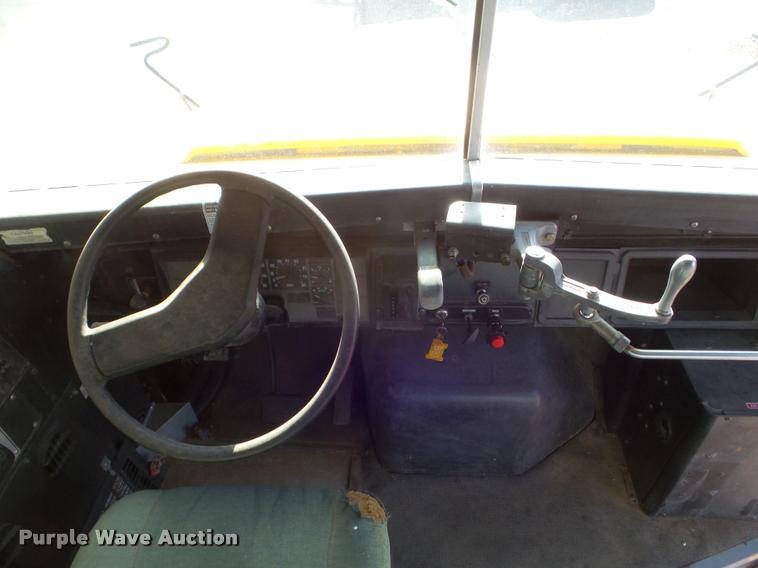 image for item DA5244 1994 International 3800 school bus