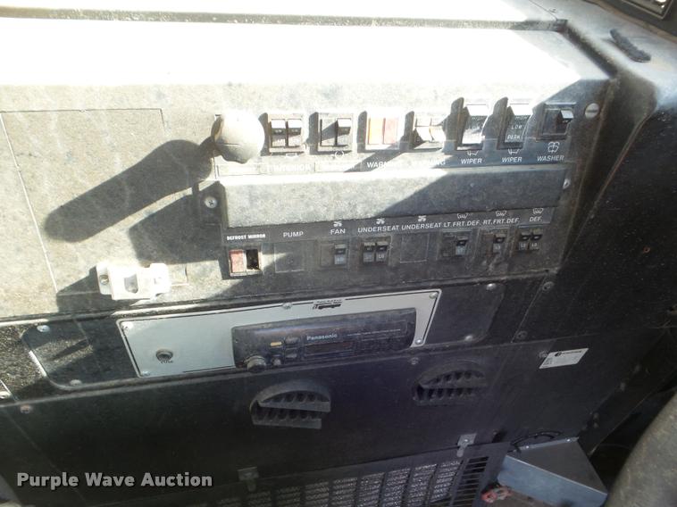 image for item DA5244 1994 International 3800 school bus