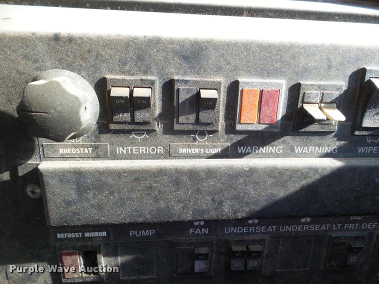 image for item DA5244 1994 International 3800 school bus