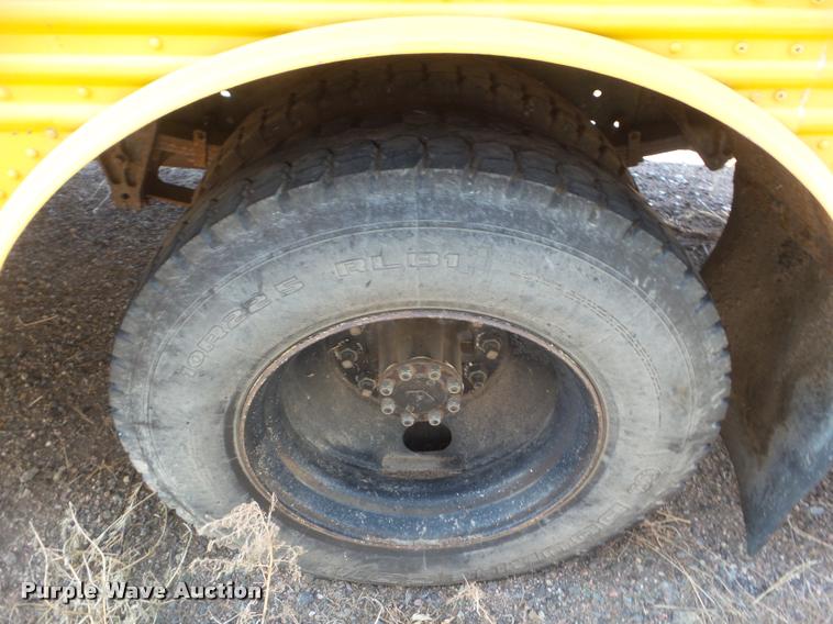 image for item DA5244 1994 International 3800 school bus