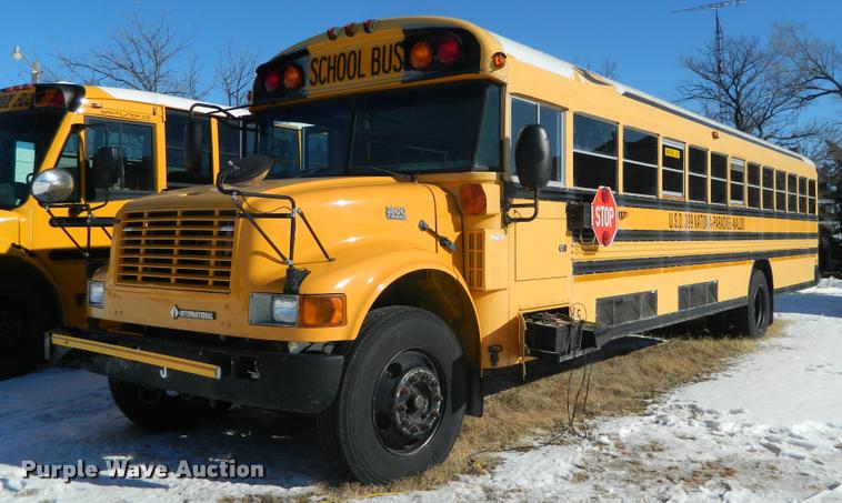 image for item DA9661 2003 International 3800 school bus