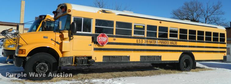 image for item DA9661 2003 International 3800 school bus