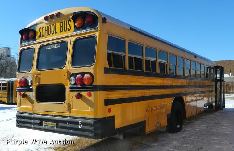image for item DA9661 2003 International 3800 school bus