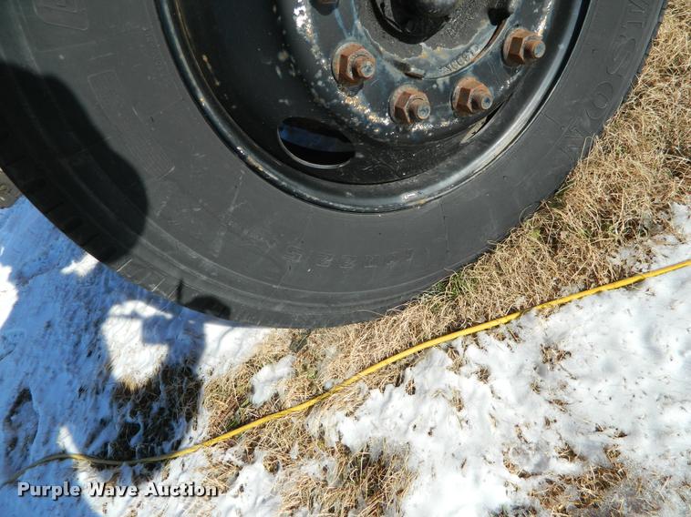 image for item DA9661 2003 International 3800 school bus