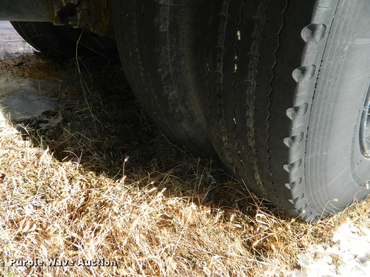 image for item DA9661 2003 International 3800 school bus