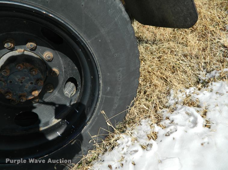 image for item DA9661 2003 International 3800 school bus