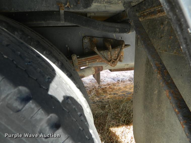 image for item DA9661 2003 International 3800 school bus