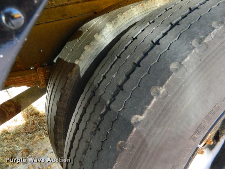 image for item DA9661 2003 International 3800 school bus