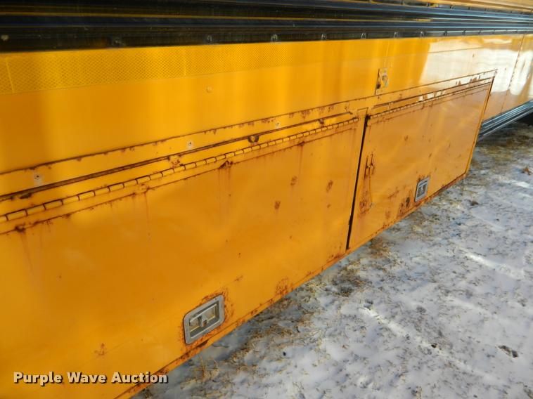 image for item DA9661 2003 International 3800 school bus