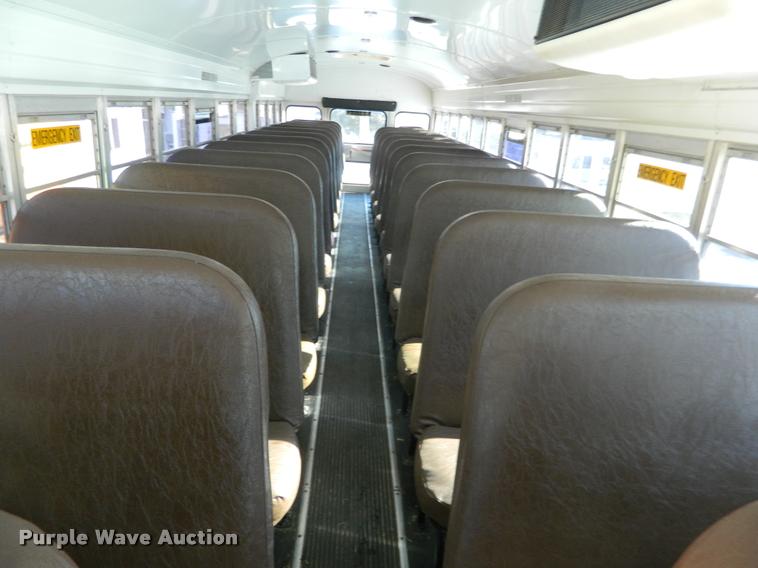 image for item DA9661 2003 International 3800 school bus