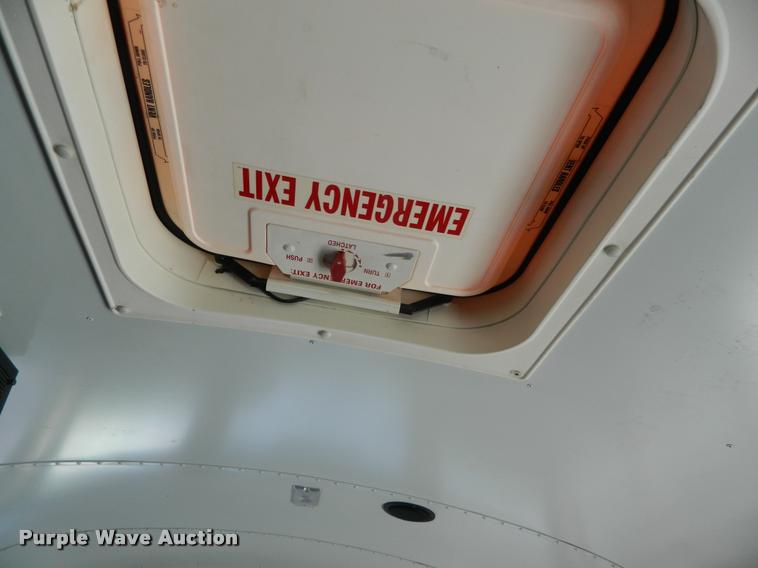 image for item DA9661 2003 International 3800 school bus