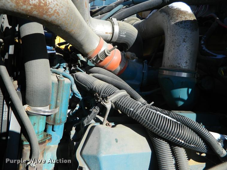 image for item DA9661 2003 International 3800 school bus