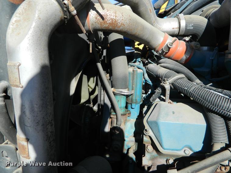 image for item DA9661 2003 International 3800 school bus