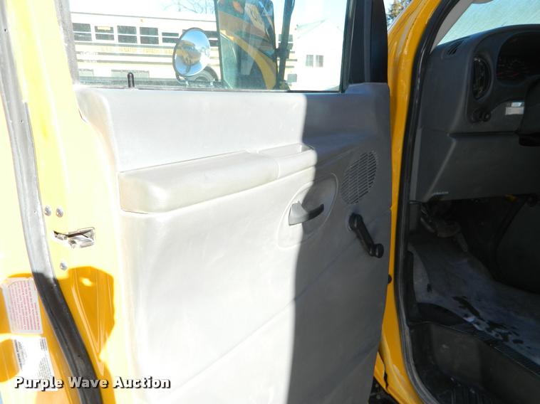 image for item DA9662 2008 Ford E450 Thomas school bus