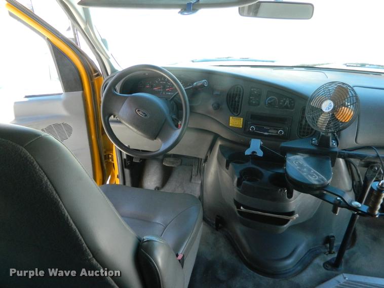 image for item DA9662 2008 Ford E450 Thomas school bus