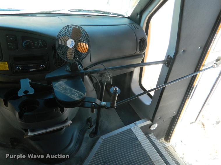 image for item DA9662 2008 Ford E450 Thomas school bus