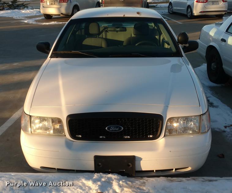 image for item DB0831 2005 Ford Crown Victoria Police Interceptor