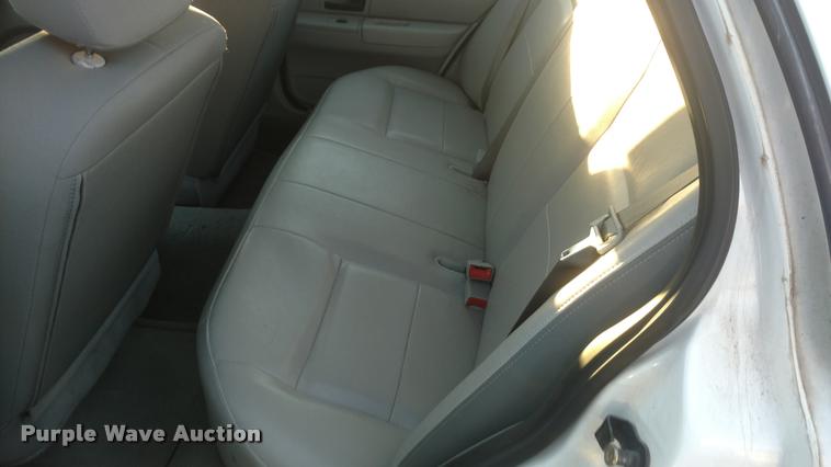 image for item DB0831 2005 Ford Crown Victoria Police Interceptor