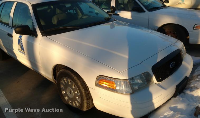image for item DB0831 2005 Ford Crown Victoria Police Interceptor