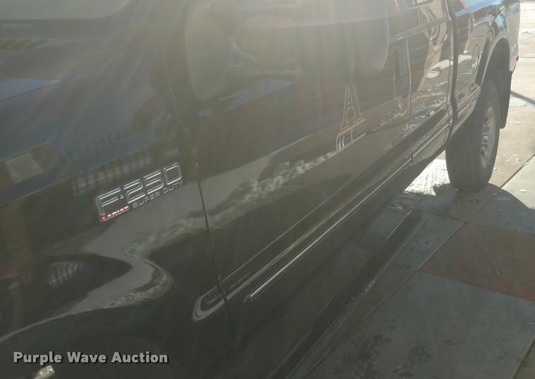 image for item DB0839 1999 Ford F250 Super Duty SuperCab pickup truck