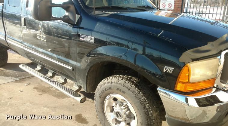 image for item DB0839 1999 Ford F250 Super Duty SuperCab pickup truck