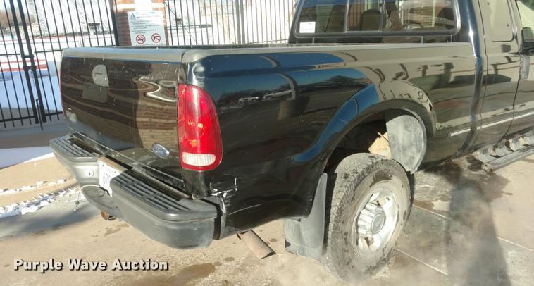 image for item DB0839 1999 Ford F250 Super Duty SuperCab pickup truck