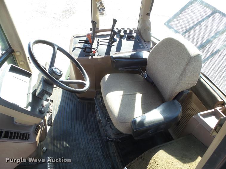 image for item DB1799 1995 John Deere 7700 tractor