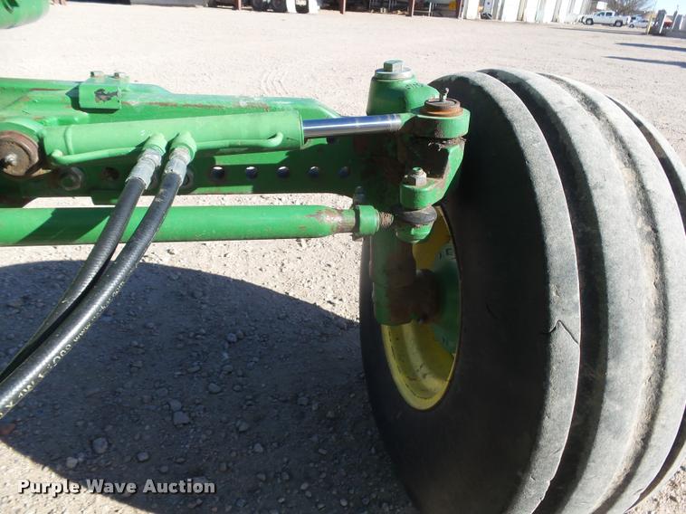 image for item DB1799 1995 John Deere 7700 tractor