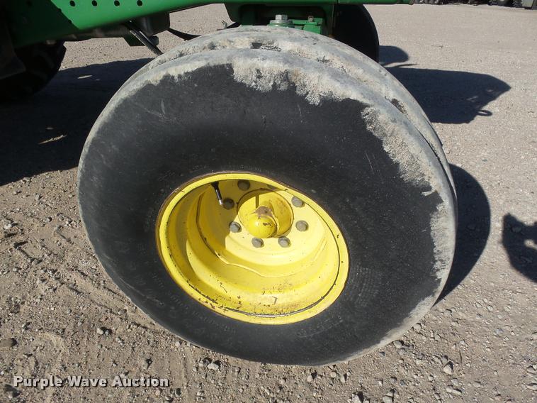 image for item DB1799 1995 John Deere 7700 tractor