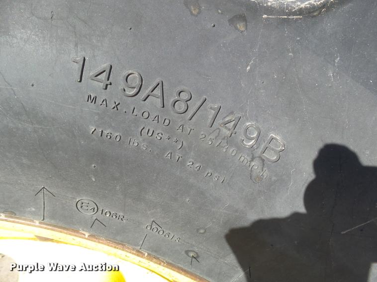 image for item DB1799 1995 John Deere 7700 tractor