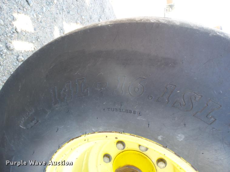 image for item DB1799 1995 John Deere 7700 tractor