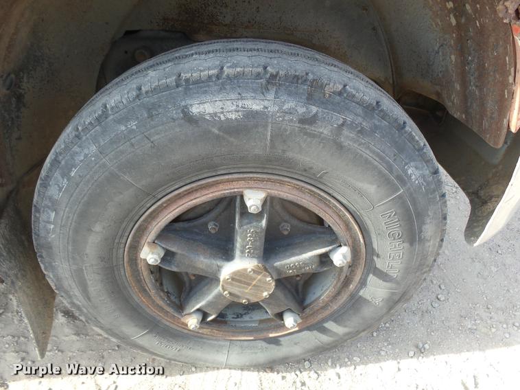 image for item DB1807 1975 Chevrolet C65 grain truck