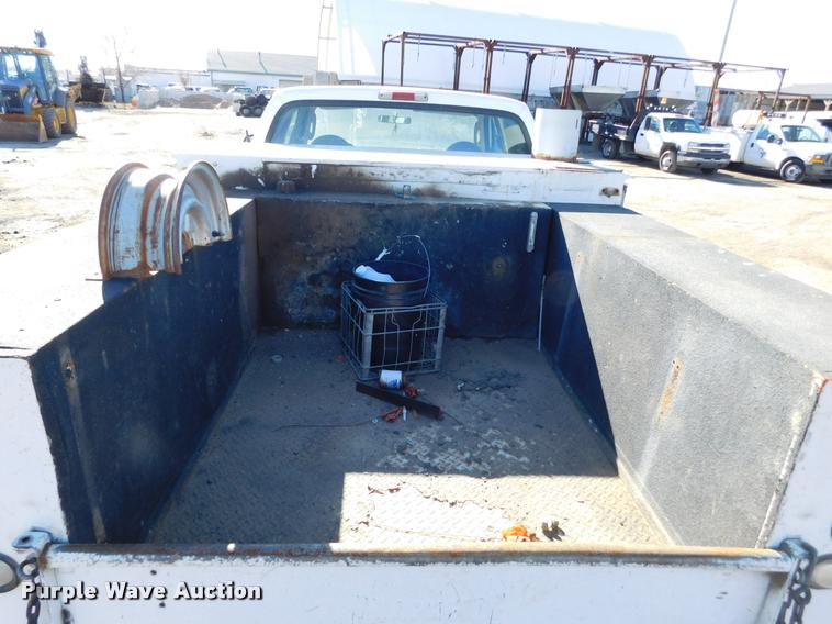 image for item DB1816 2003 Ford F250 XL SuperCab utility truck